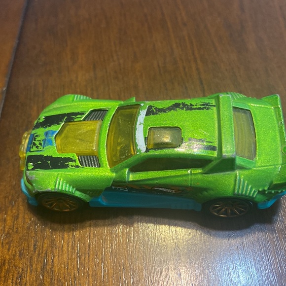 Hot Wheels Rally Cat - Picture 3 of 6